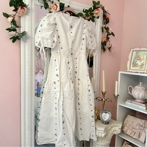 NWT white embroidered dress 💗